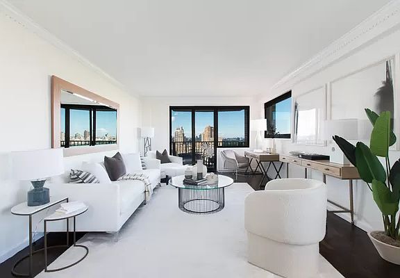 3rd image of 10 W 66th St APT 31A