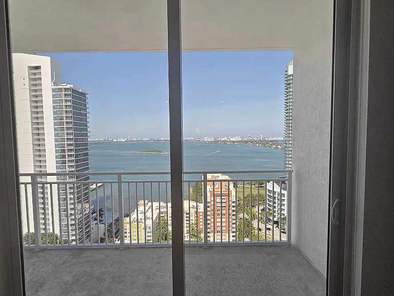 452 NE 23rd St #A — Photo 3