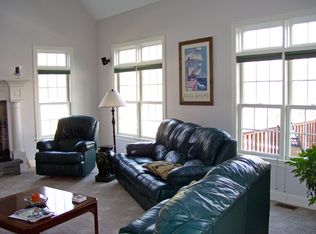 22 Fairway Dr, Northborough, MA 01532