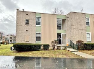 32985 Fargo St, Livonia, MI 48152