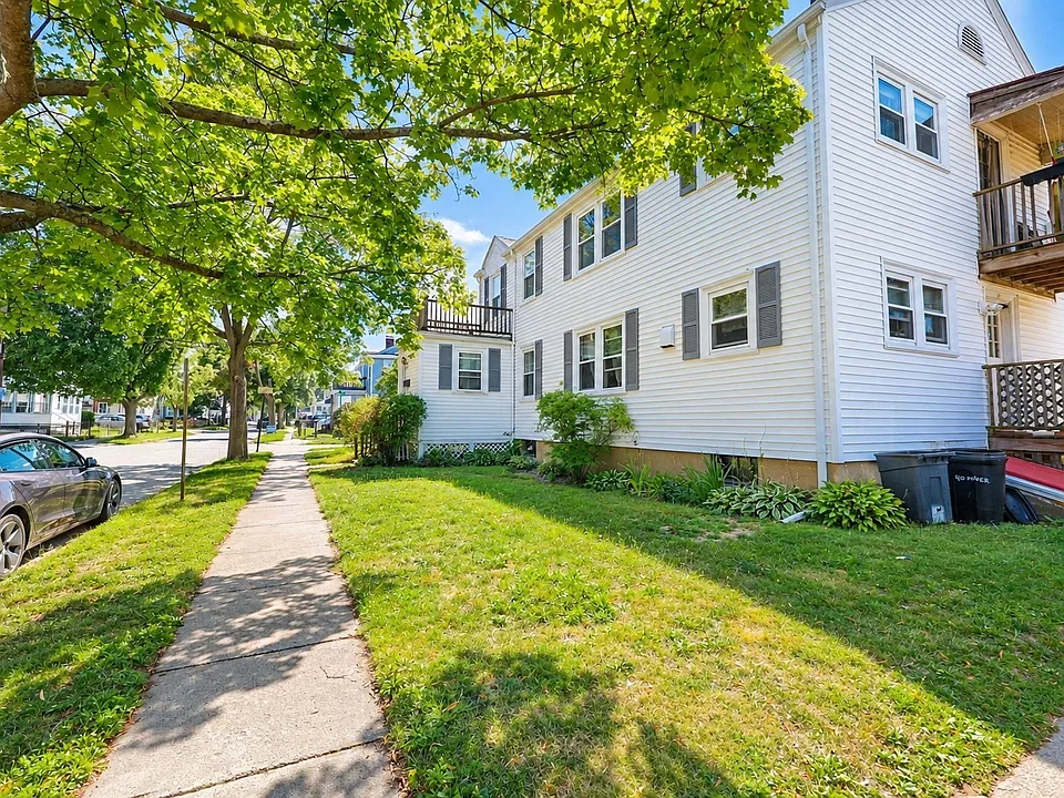 40 Baker Ave #2