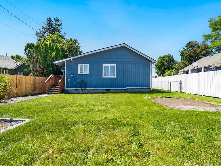 6815 S Warner St — Photo 15