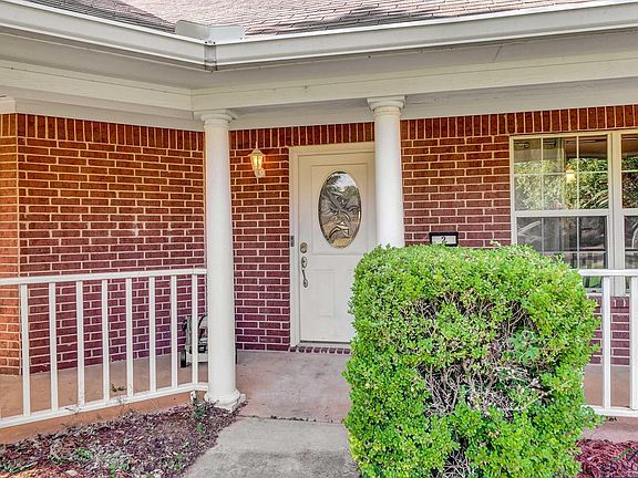4th image of 2 Paluxy Cir