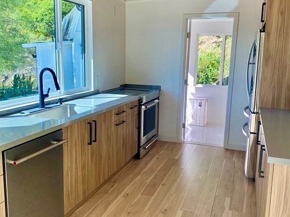 4th image of 9552 Ventura Way