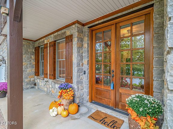 5th image of 429 Grove Branch Ln