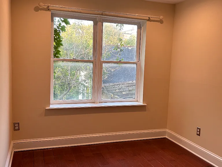126 E Montgomery St — Photo 15