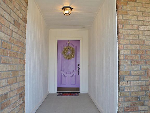 5th image of 920 S Linford Dr