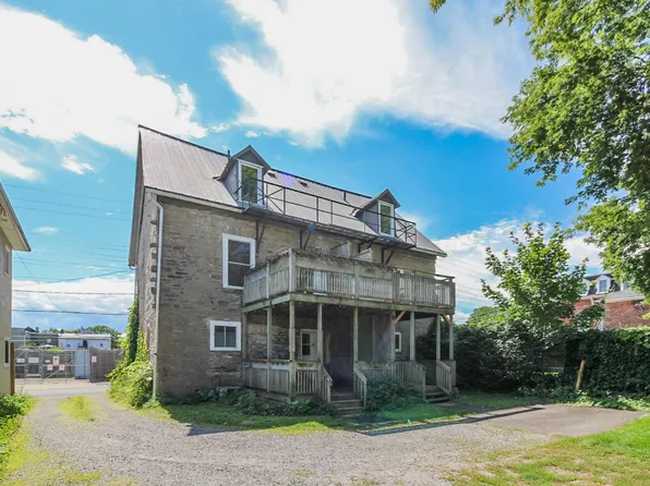 88 George St, Brockville, ON K6V 3V7