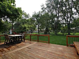 3872 Hillsboro Ave N, New Hope, MN 55427