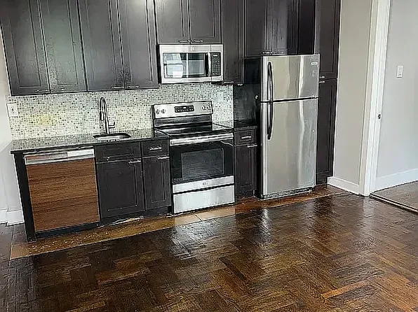 95 East 18th Street image 1 of 3