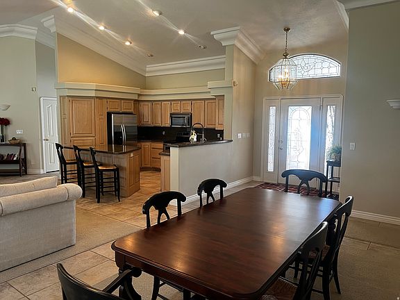 4th image of 150 W Crystal Dr #32