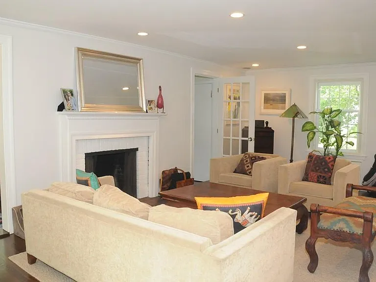 106 Upland Ave — Photo 4