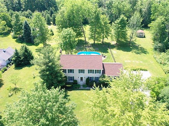2nd image of 11955 Oakwood Ln