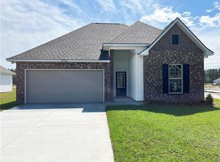 30749 Rowley Dr, Lacombe, LA 70445