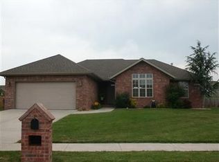 784 S Pinehurst St, Nixa, MO 65714