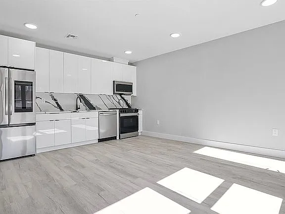 187 Culver Ave #307 — Photo 3