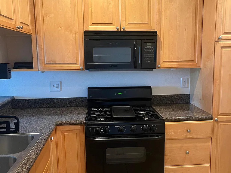 555 Maine Ave #323 — Photo 6
