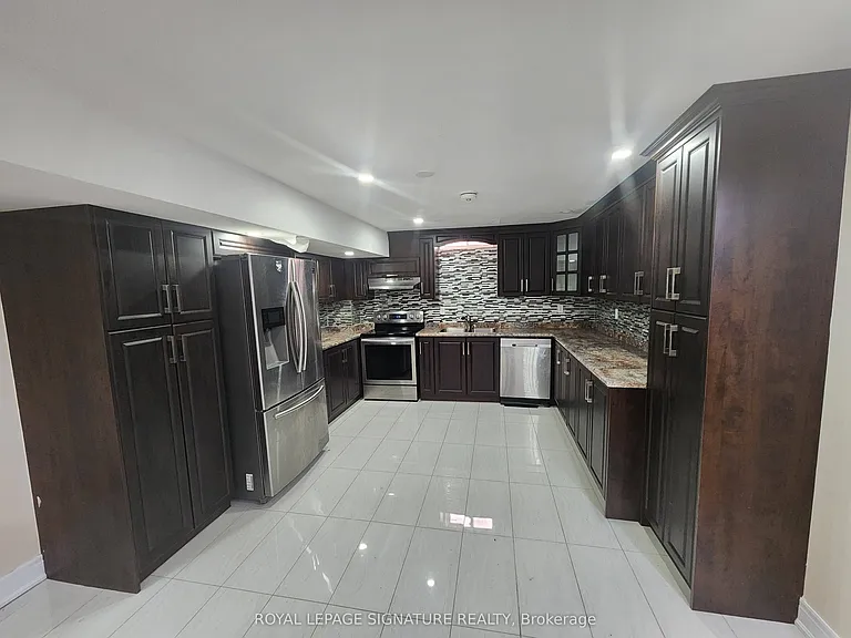 6 Venue Rd #BASEMENT — Photo 11