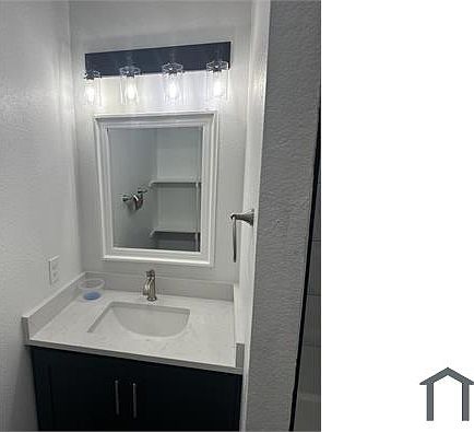 2nd image of 112 Mississippi St #2