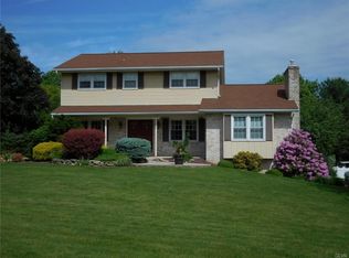 1405 Oakcrest Ln, Coplay, PA 18037