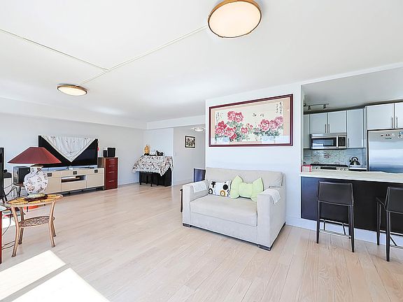 5th image of 200 Rector Pl APT 43D