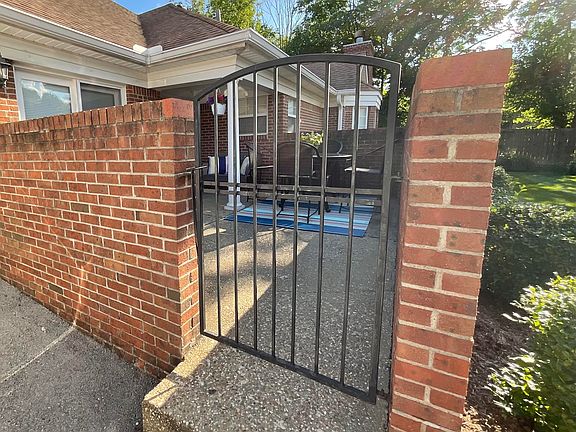 4th image of 510 Eastgate Village Wynde
