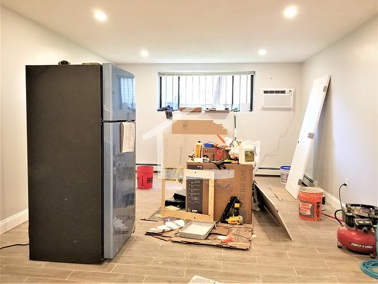 28 Brentwood St #2A — Photo 6