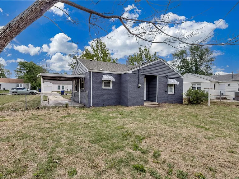 4551 S Walnut Ave — Photo 25
