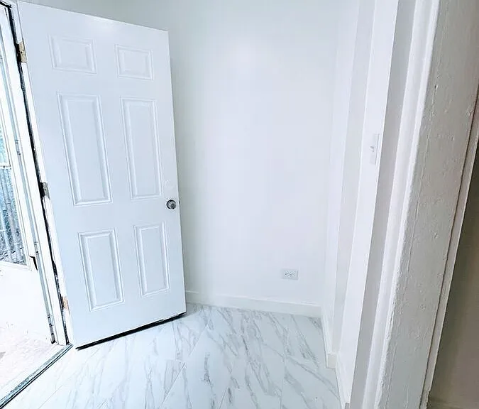 2068 E Somerset St #A — Photo 23