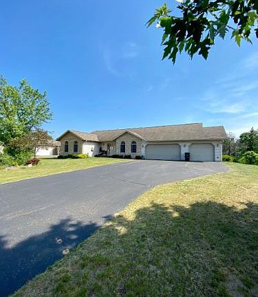 2nd image of 1527 Kings Hill Dr