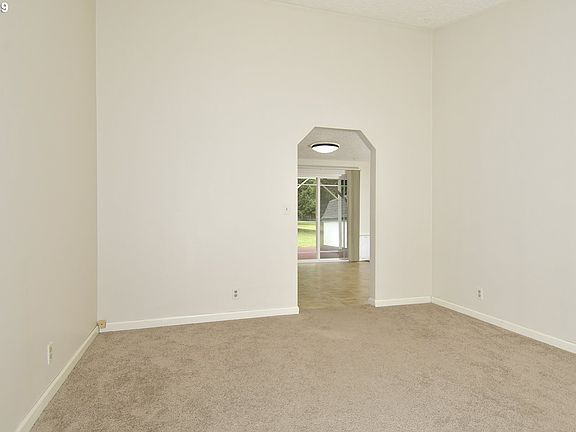 5th image of 7516 NE 57th Ct