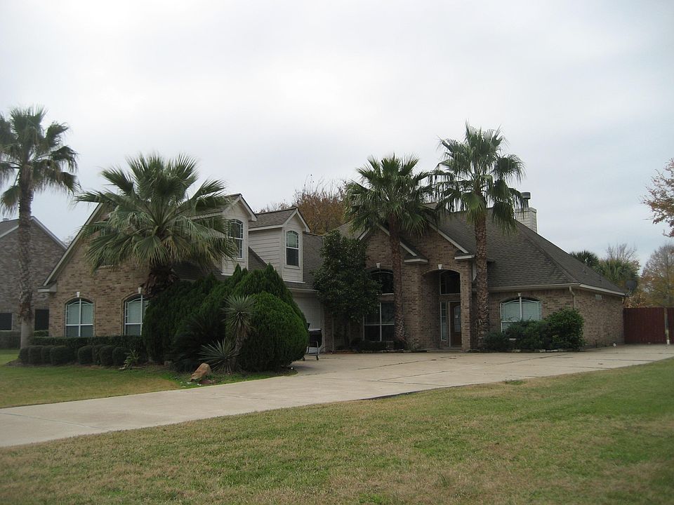 2nd image of 1013 The Cliffs Blvd