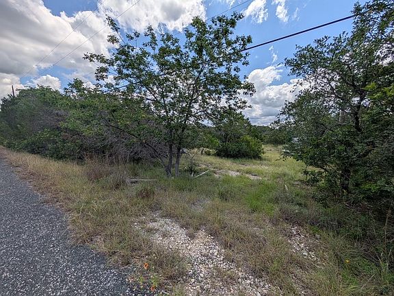 4th image of 3404 Oak Forest Dr