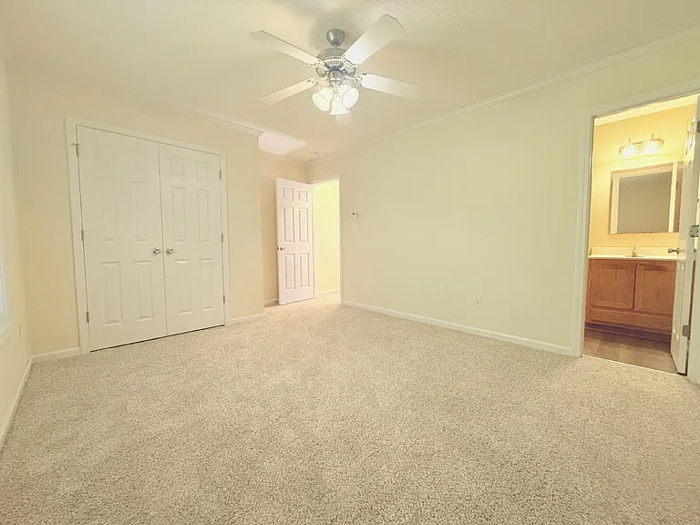 3332 Kenmont Ln #E — Photo 12