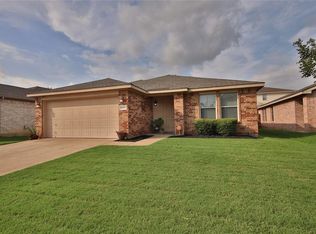 8001 Meadow View Trl, Fort Worth, TX 76120