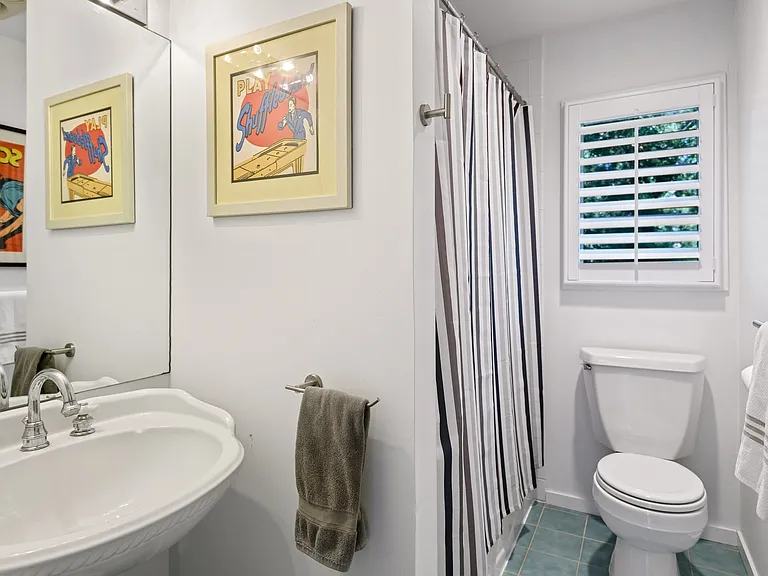 27 Lafayette St — Photo 16