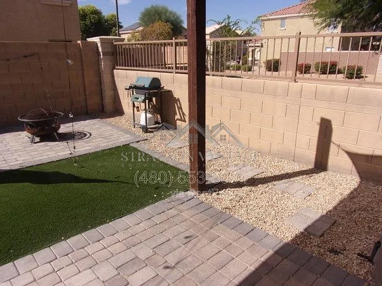 9592 N 82nd Ave — Photo 13