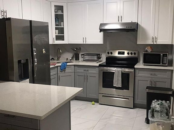 3rd image of 1305 Bell Blvd Floor 1
