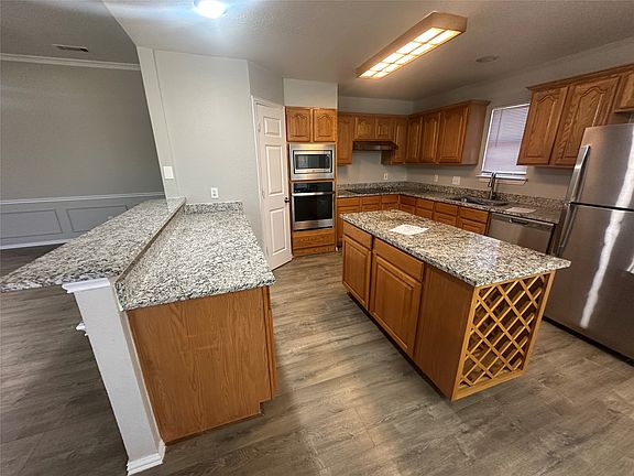 5th image of 104 Silver Ridge Ln