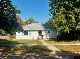 527 W Locust St, Saint Peter, MN 56082