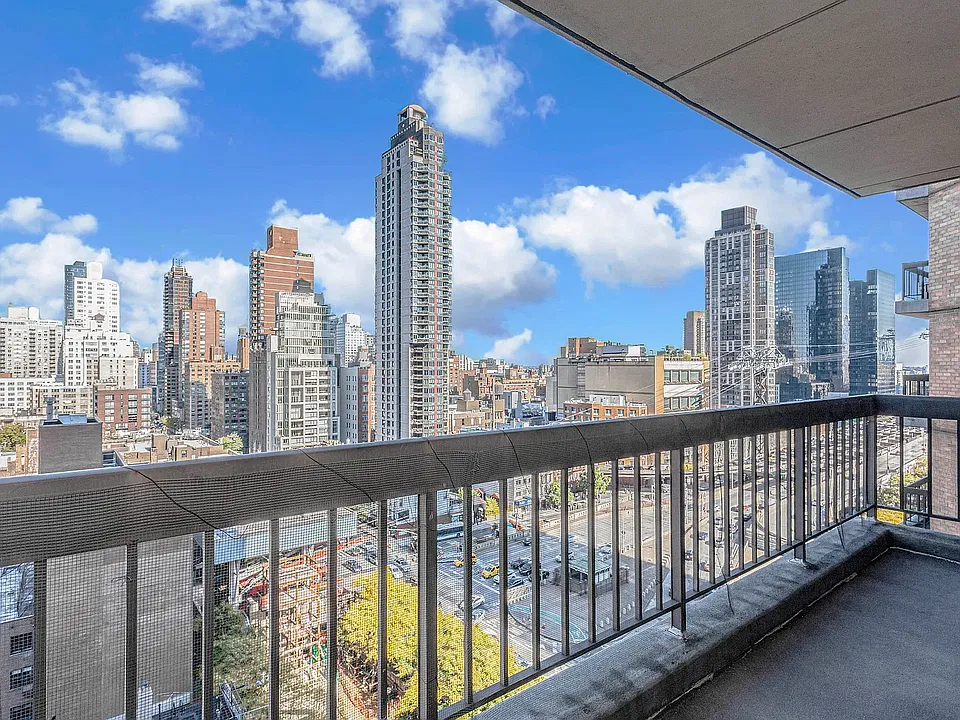 245 E 58th St #24B