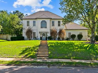 524 Lake Pointe Ln, Madison, MS 39110