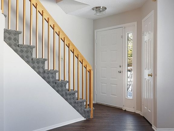 3rd image of 3215 Park Pl