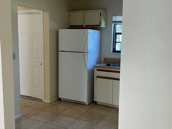 3rd image of 1537 SE Arenson Ln