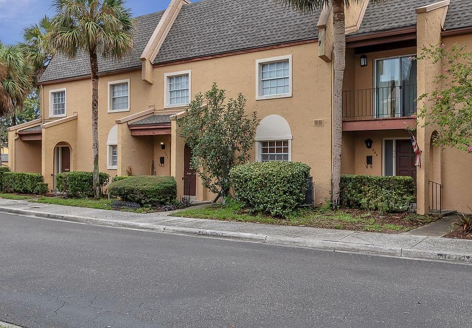1st image of 389 Regency Wood Dr #69