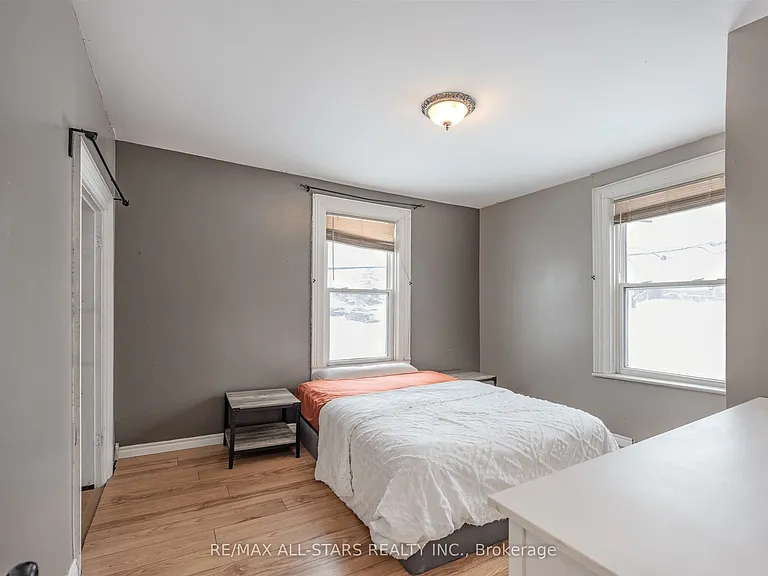 21 Albert St S — Photo 18