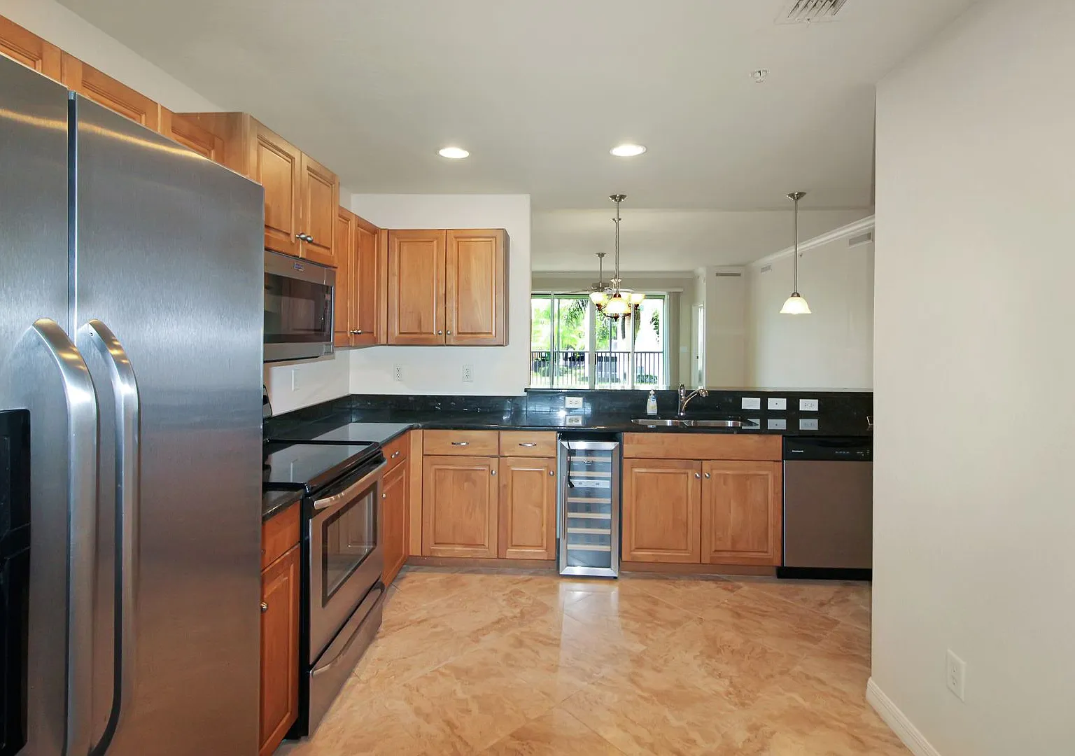 San Lino Annual Condo for Rent — Photo 4