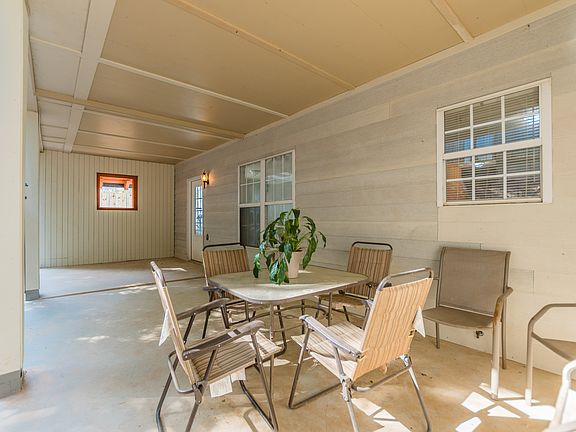 4th image of 3292 Sentinel Cir