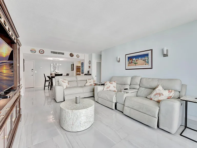 1900 S Ocean Blvd #8G — Photo 11