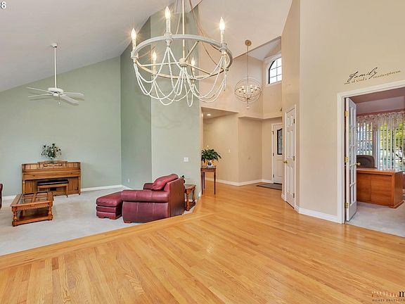 3rd image of 10705 NE 90th Ct